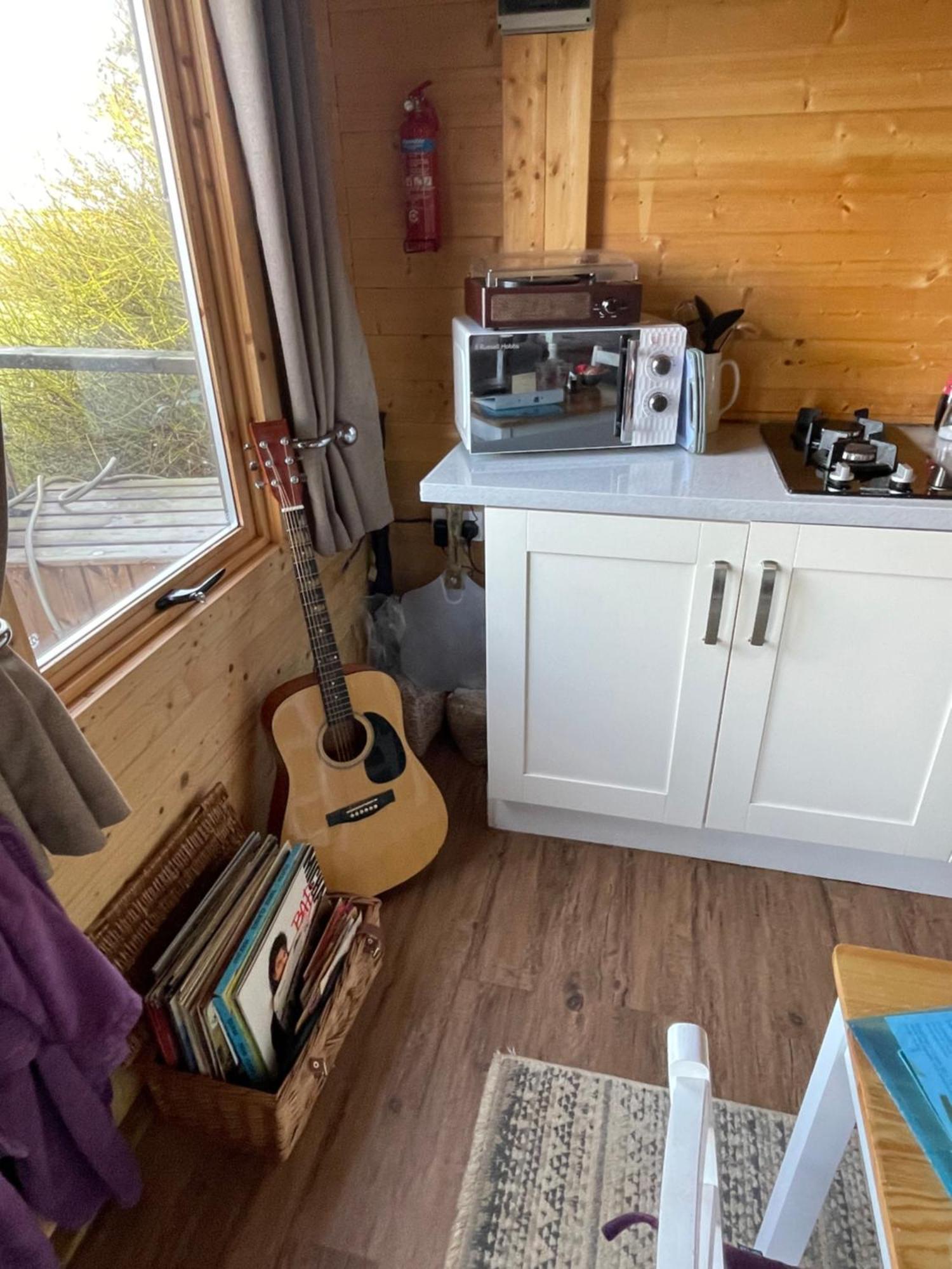 Cosy Cabin In Annie'S Meadow West Meon 외부 사진